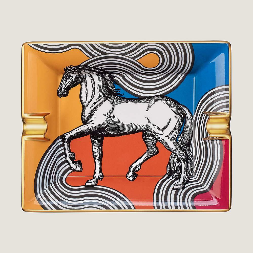 灰皿 《シュヴァル・コスミック》 | Hermès - エルメス-公式サイト 灰皿 《シュヴァル・コスミック》 | Hermès - エルメス-公式サイト